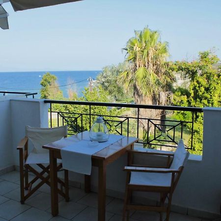 Fokais Beach Apartment Néa Fókaia Exteriör bild