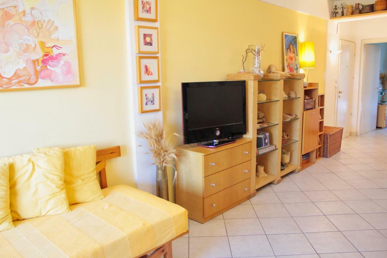 Fokais Beach Apartment Néa Fókaia Exteriör bild