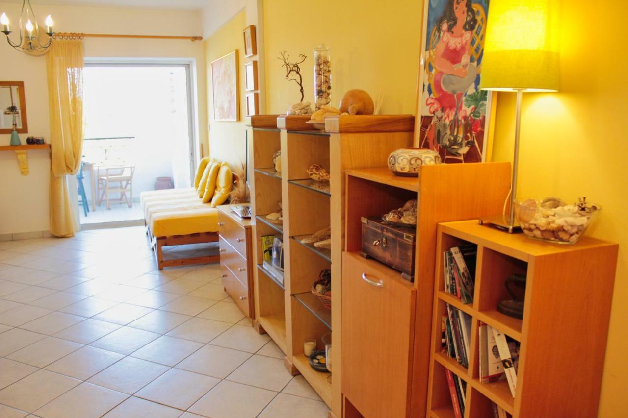 Fokais Beach Apartment Néa Fókaia Exteriör bild